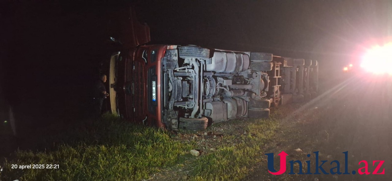 Ağstafada aşan TIR-da Türkiyə vətəndaşı xəsarət aldı